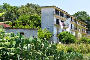 CASA SEMINDIPENDENTE A PAOLA