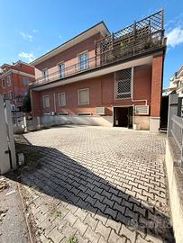 Ufficio centralissimo con ampio parcheggio