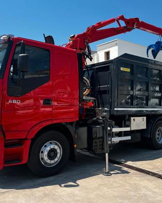 B02 IVECO STRALIS 480 CARICATORE HIAB JHONSERED 13
