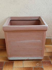 Serralunga vaso resina millerighe 43x43xh40 cm