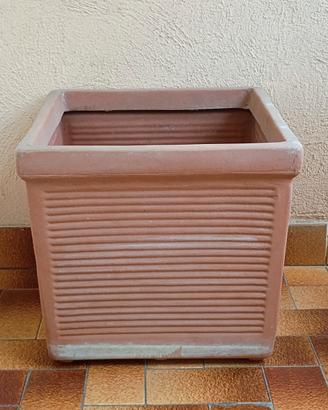 Serralunga vaso resina millerighe 43x43xh40 cm