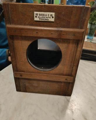 prima macchina fotografica al mondo. fine 1800