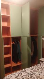 Armadio stagionale quattro ante, attrezzato.