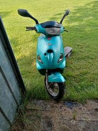 Scooter  Aprilia  x ricambi 