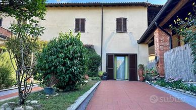 MORTARA VIC.: VILLA DI TESTA CON CORTILE