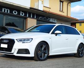 AUDI A3 Sportback 40 TFSI quattro S tronic Admir