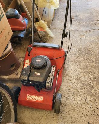 tagliaerba a benzina Briggs and Stratton