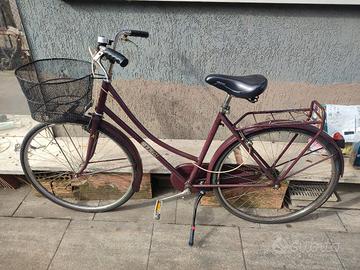 Bicicletta classica da donna completissima. 