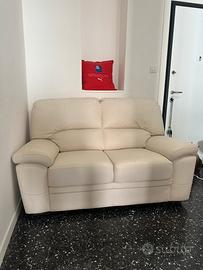 Divano in pelle panna