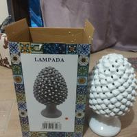 Lampada a forma di Pigna Nuova