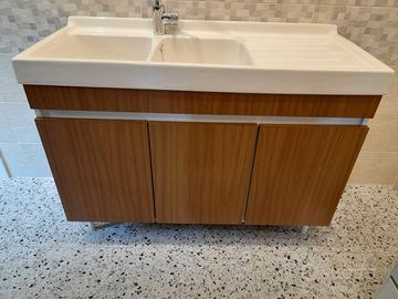 Lavello da cucina con mobile