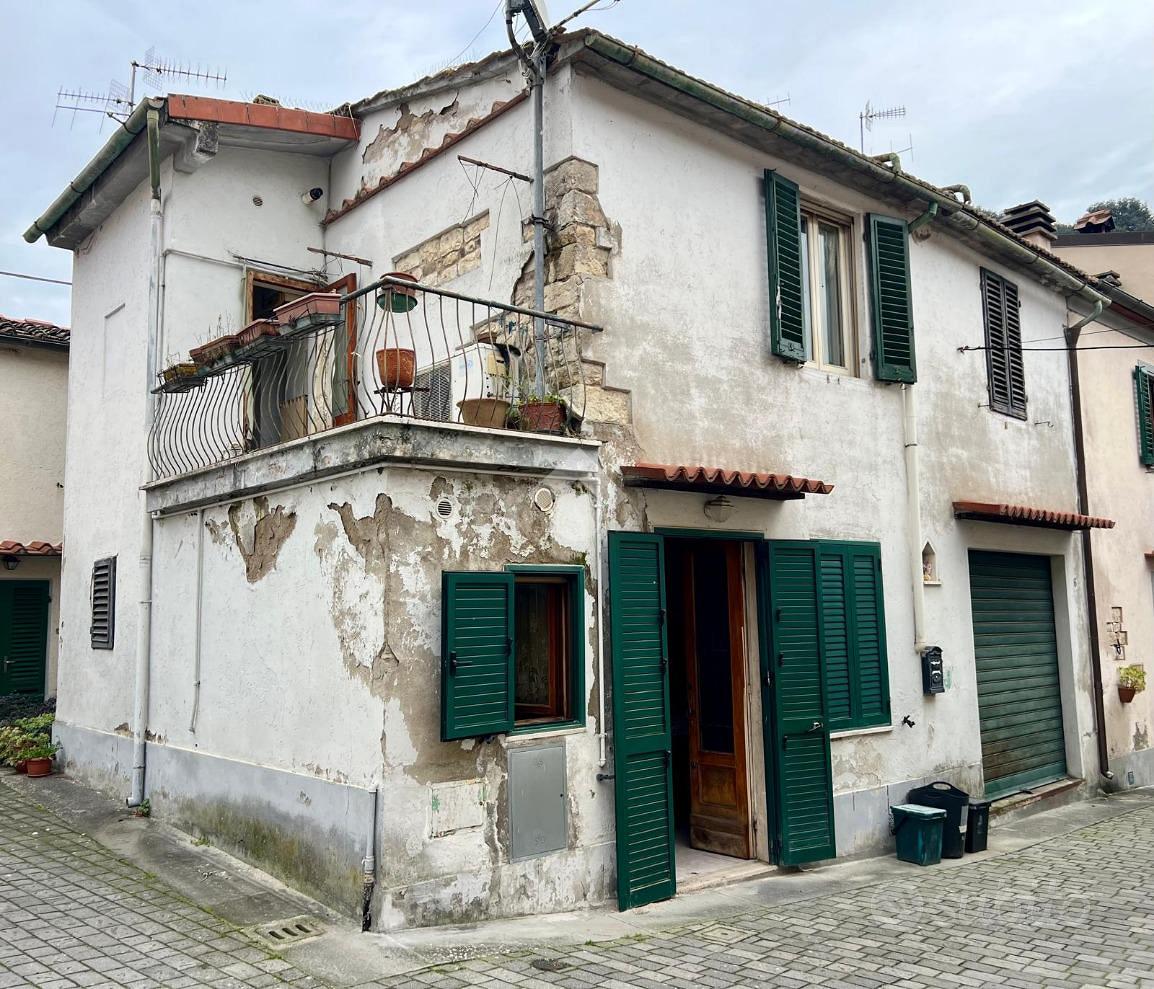 CASA INDIPENDENTE A PRATO