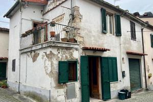 CASA INDIPENDENTE A PRATO