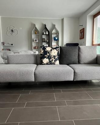 Divano Kartell modello Largo Ottoman
