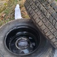 Ruote chiudiate 4x4 completa di gomme e cerchi 15"