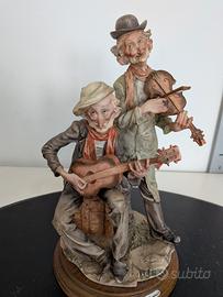 Scultura G. Armani 2 musicisti Capodimonte   