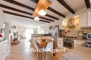 APPARTAMENTO IN VIA CAMPENAVE