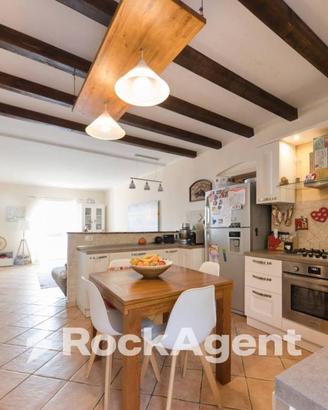 APPARTAMENTO IN VIA CAMPENAVE
