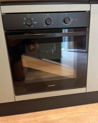 Forno indesit classe A nuovo