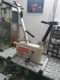 Cyclette da camera.