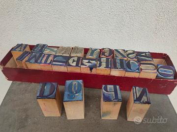 antiche lettere tipografiche in legno 