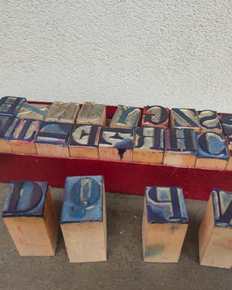 antiche lettere tipografiche in legno 