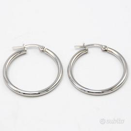 Orecchini in oro bianco 18 kt a cerchio A.7900