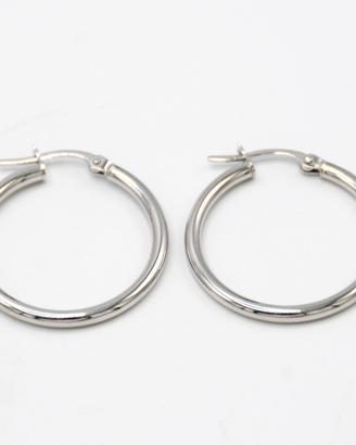 Orecchini in oro bianco 18 kt a cerchio A.7900
