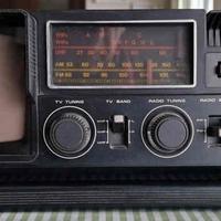 Radio TV e registratore a cassette