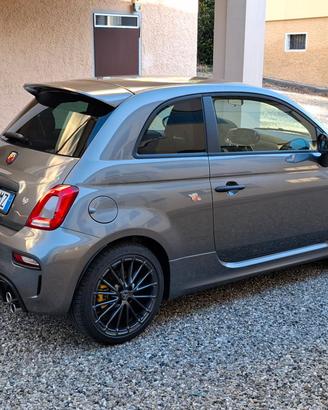Abarth 695 - 2024 - 180cv – 8.000km - originale
