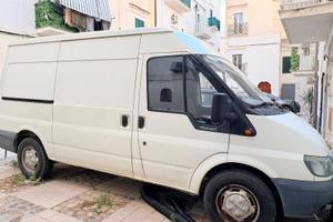 Ford Transit anno 2000, con soli 130.000 km