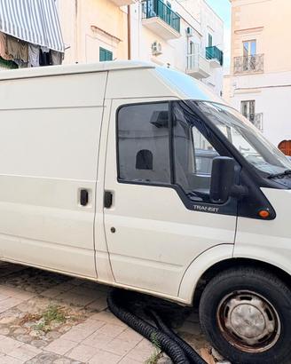 Ford Transit anno 2000, con soli 130.000 km