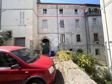 2 LOCALI A ATINA