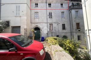 2 LOCALI A ATINA