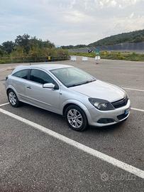 Opel Astra GTC 1.7