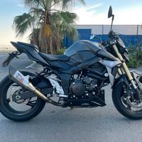 Suzuki GSR750 GSR 750