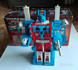 Transformers G1 Ultra Magnus AUTOROBOT CONVOY  Box