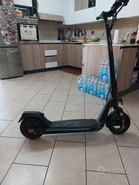 monopattino elettrico Joyor c10