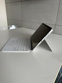 Apple iPad 64GB WI-FI + Cell. 10.9 + MagicKeyboard