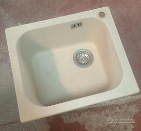 Lavabo in ceramica