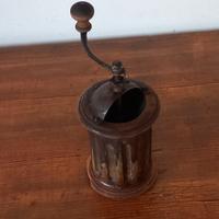 Macinino da caffè in metallo