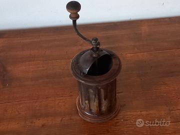 Macinino da caffè in metallo