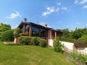 Villa di 360 m² con 5 locali e box auto doppio a P
