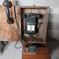 Telefono d'epoca con generatore di segnale