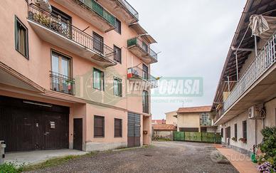 BILOCALE AL SECONDO PIANO CON SOLAIO