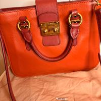 Borsa Miu Miu rossa e arancione