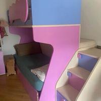Camera con letto a soppalco
