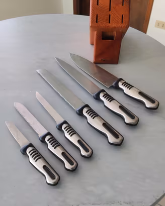 Set 6 coltelli Faberware con ceppo in legno 