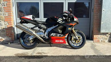 Aprilia Rsv 1000 R