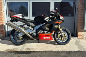 Aprilia Rsv 1000 R